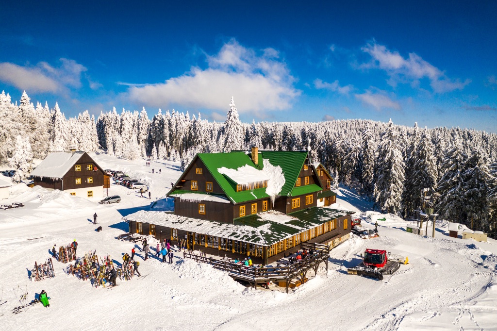 SKI AREL PAPRSEK U STARHO MSTA POD SN̎NKEM