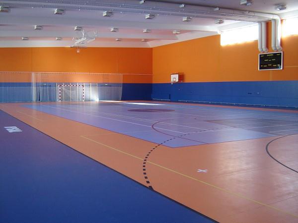 SPORTOVN� HALA V BRU�PERKU